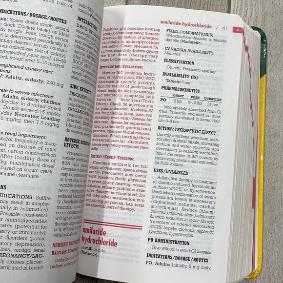 SAUNDERS Nursing Drug handbook 2000 - Picture 9 of 15